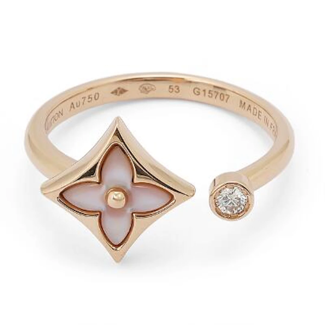 Louis Vuitton: A "Color Blossom Mini Star" ring set with mother of