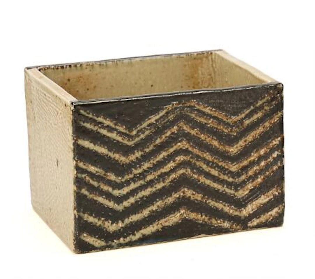Eva Stæhr-Nielsen: A four-sided stoneware vessel with incised relief
