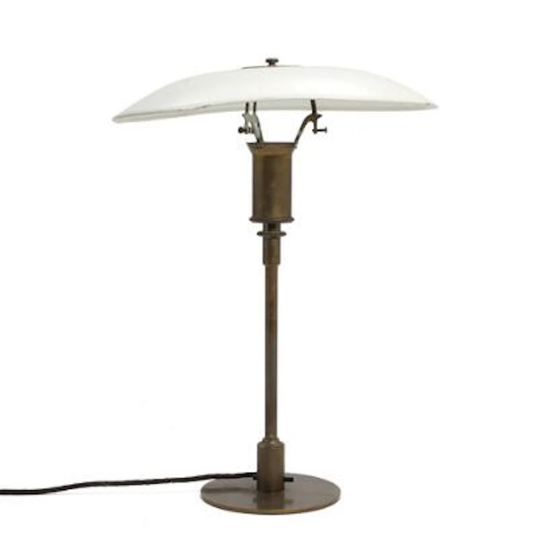 Poul Henningsen: "PH 4/3". A burnished brass table lamp with white