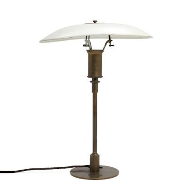 Poul Henningsen: "PH 4/3". A burnished brass table lamp with white