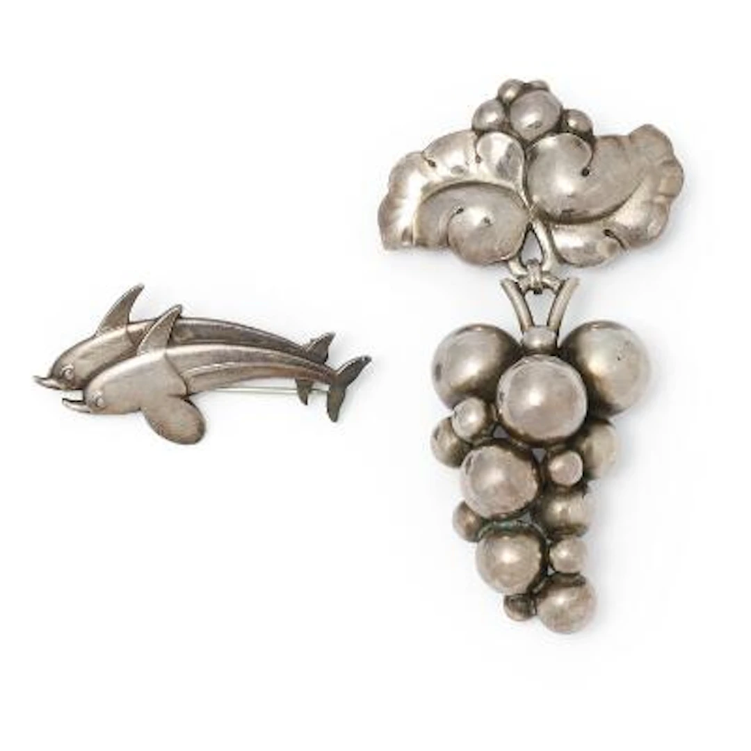 Georg Jensen: A jewellery set comprising a "Moonlight Grape" brooch