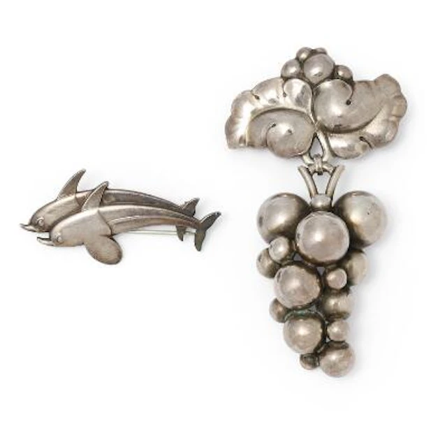 Georg Jensen: A jewellery set comprising a "Moonlight Grape" brooch