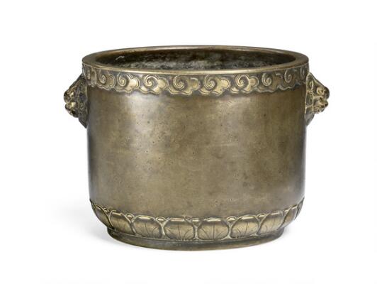 A Chinese patinated bronze censer. Marked Xuande, 18th century. Weight