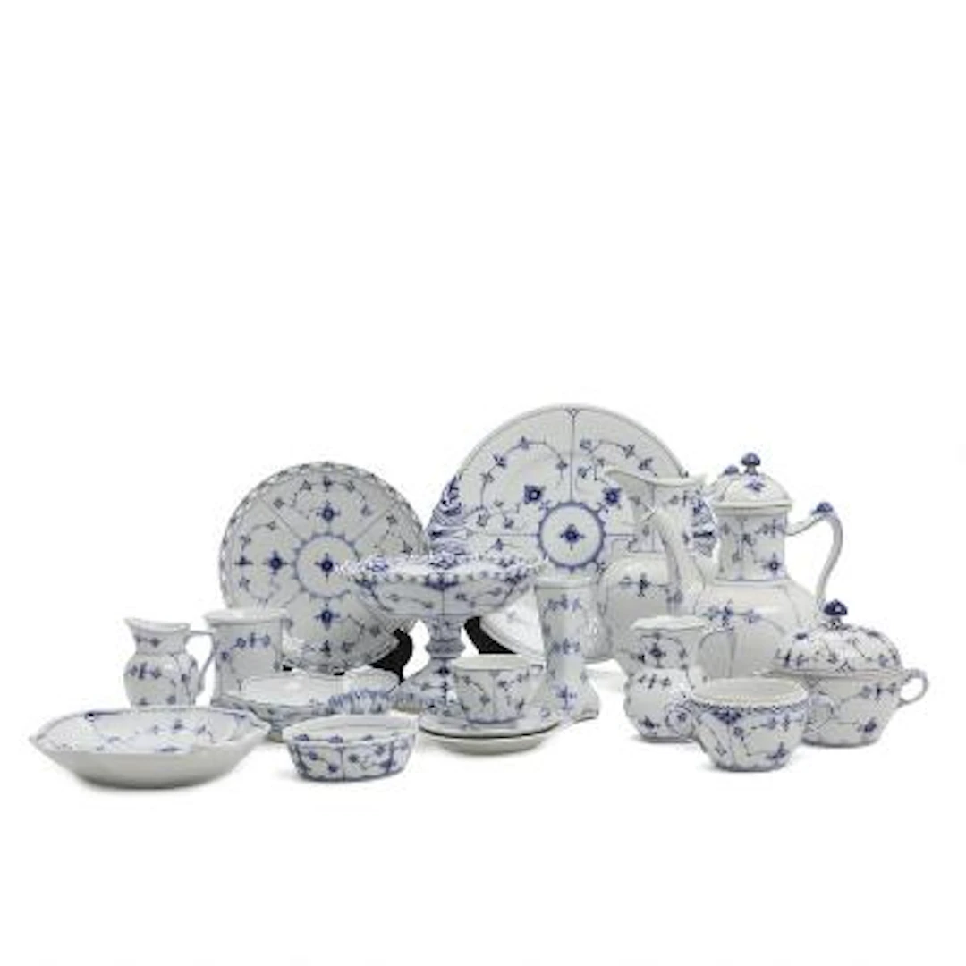 "Blue Fluted Plain, Full Lace and Blue Painted". Parts of a porcelain