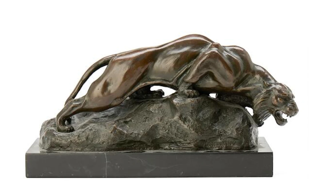 Giacomo Merculiano: Panther in bronze on marble base. H. 18 cm L.