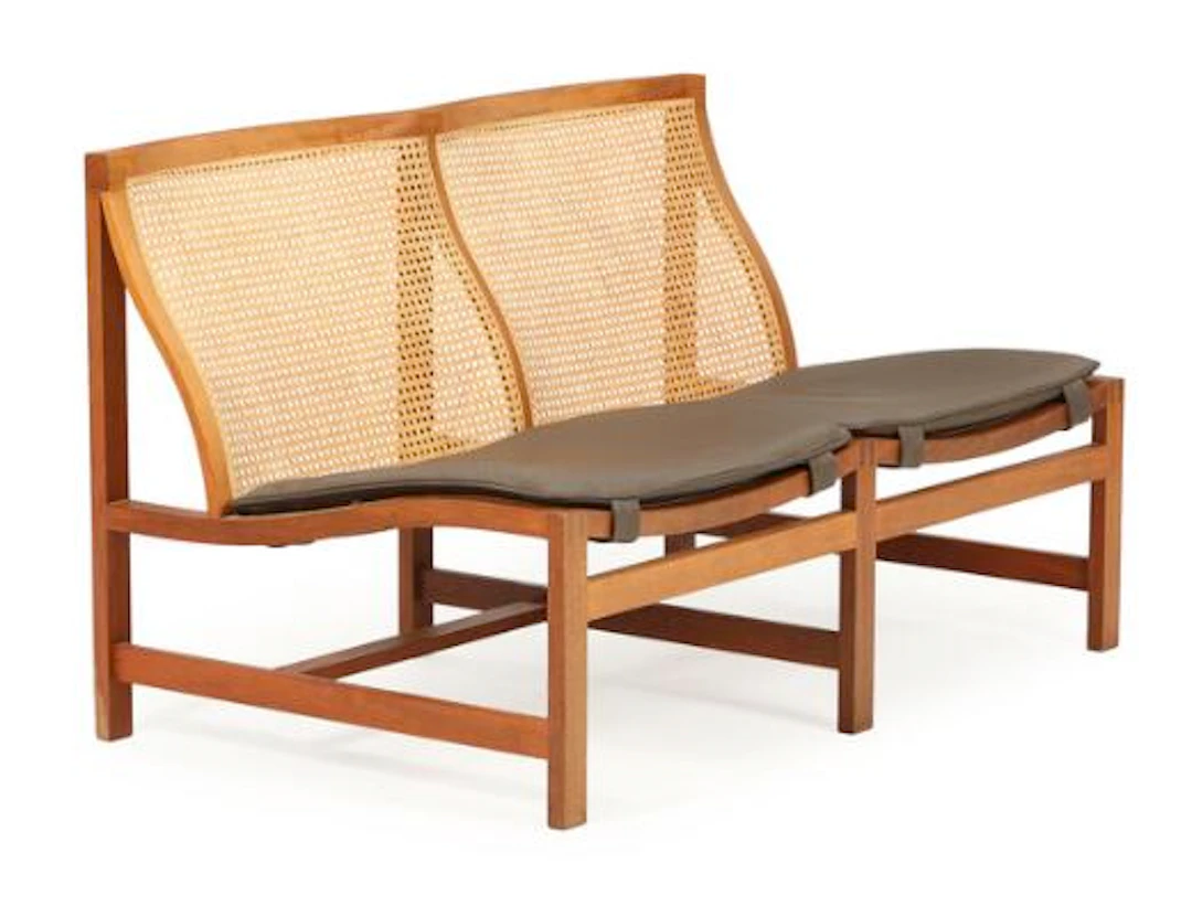 Rud Thygesen, Johnny Sørensen: "The King's Furniture". A two-seater
