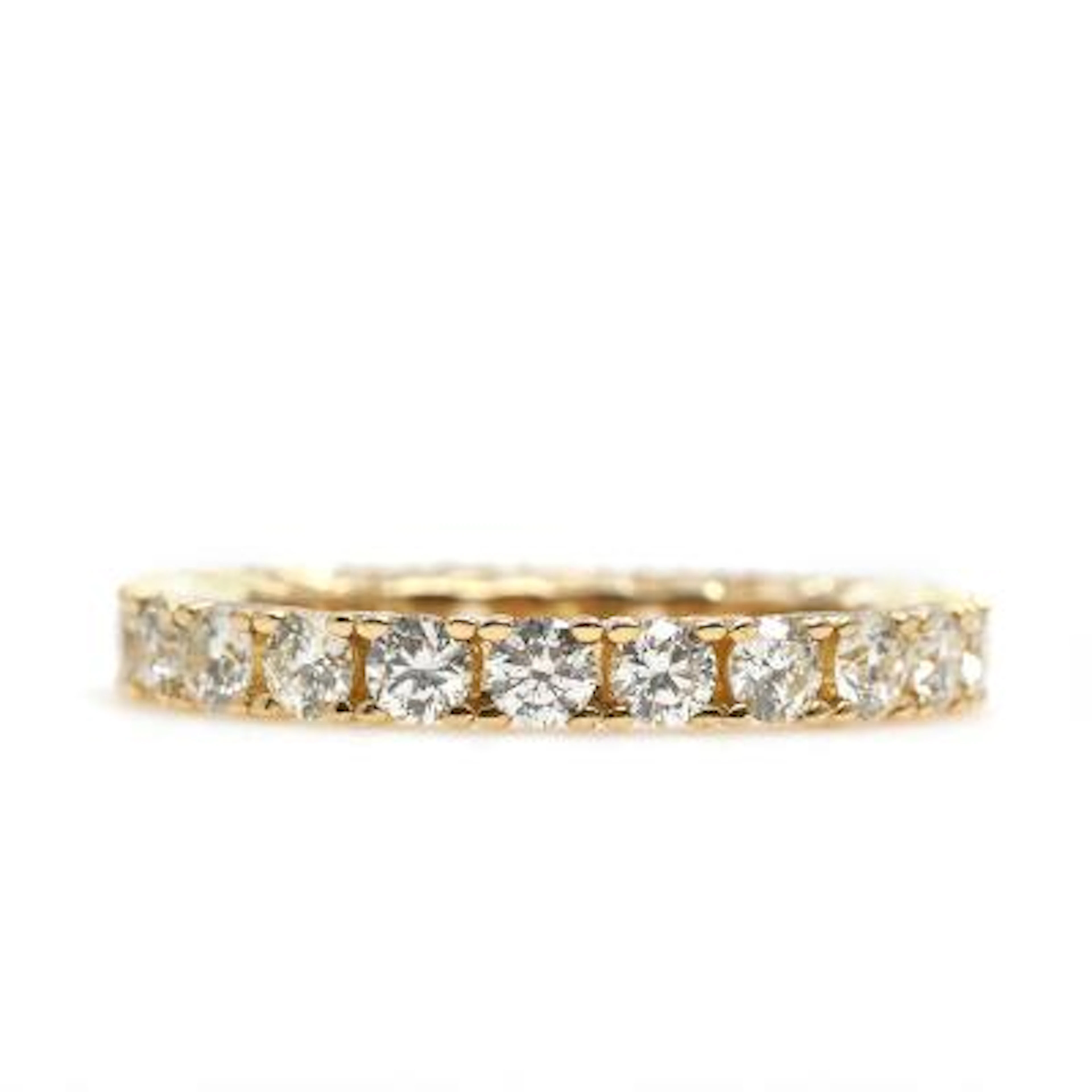 A diamond ring set with brilliant-cut diamonds weighing a total of