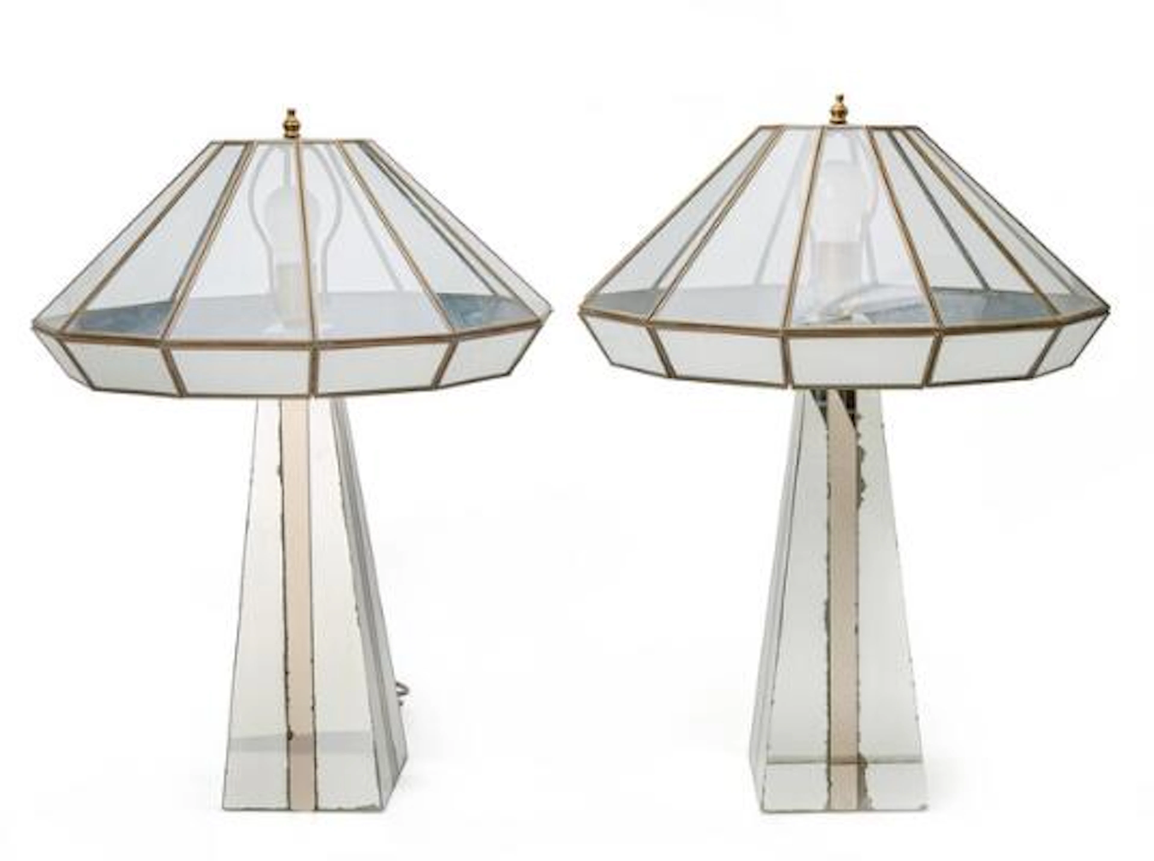 Unknown designer: A pair of table lamps with brass fittings. Base