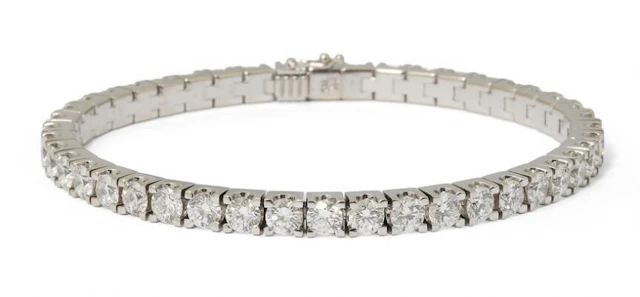 Povl Klarlund: A diamond bracelet set with brilliant-cut diamonds