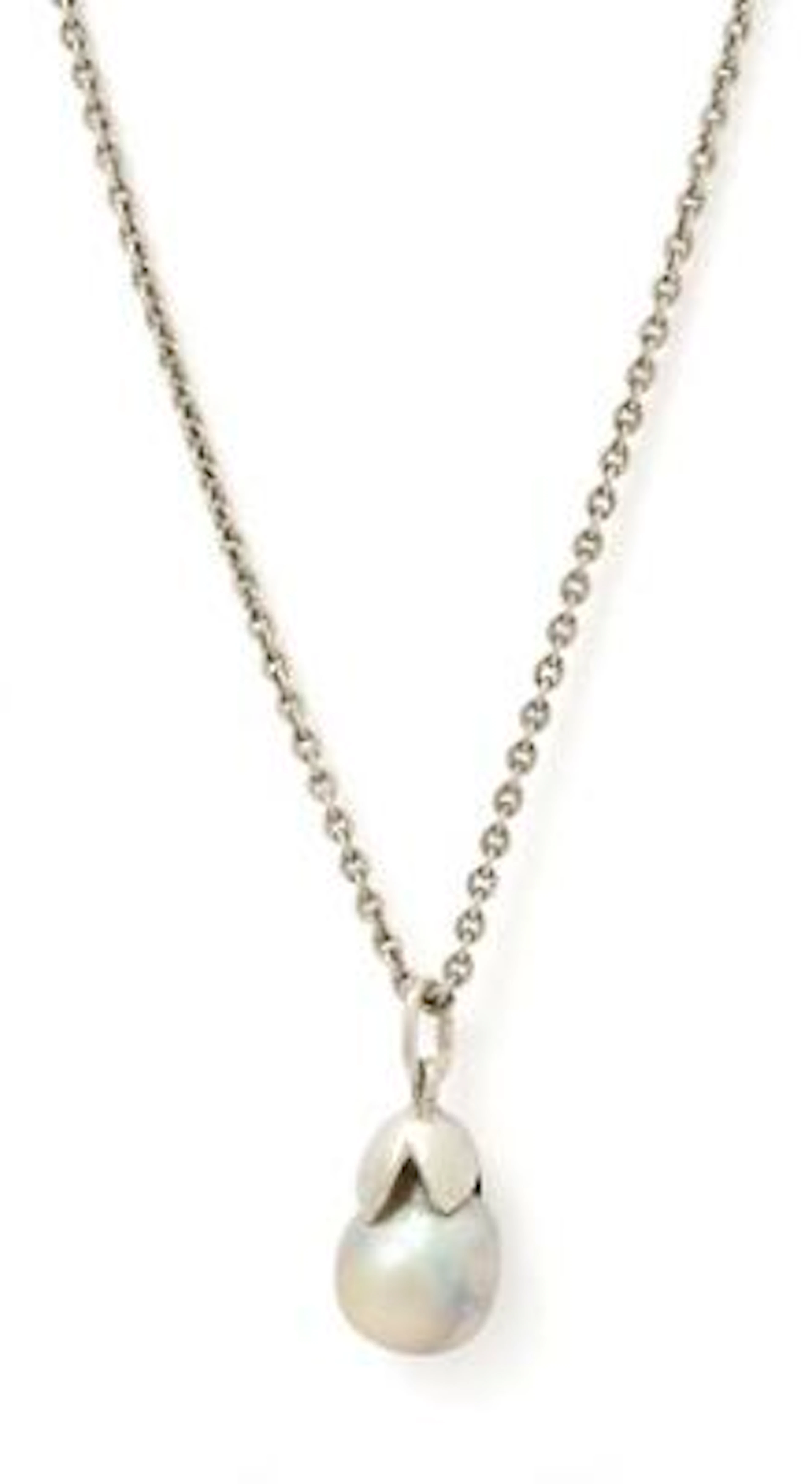Necklace set with a pearl pendant set with apearl, mounted in 8k white
