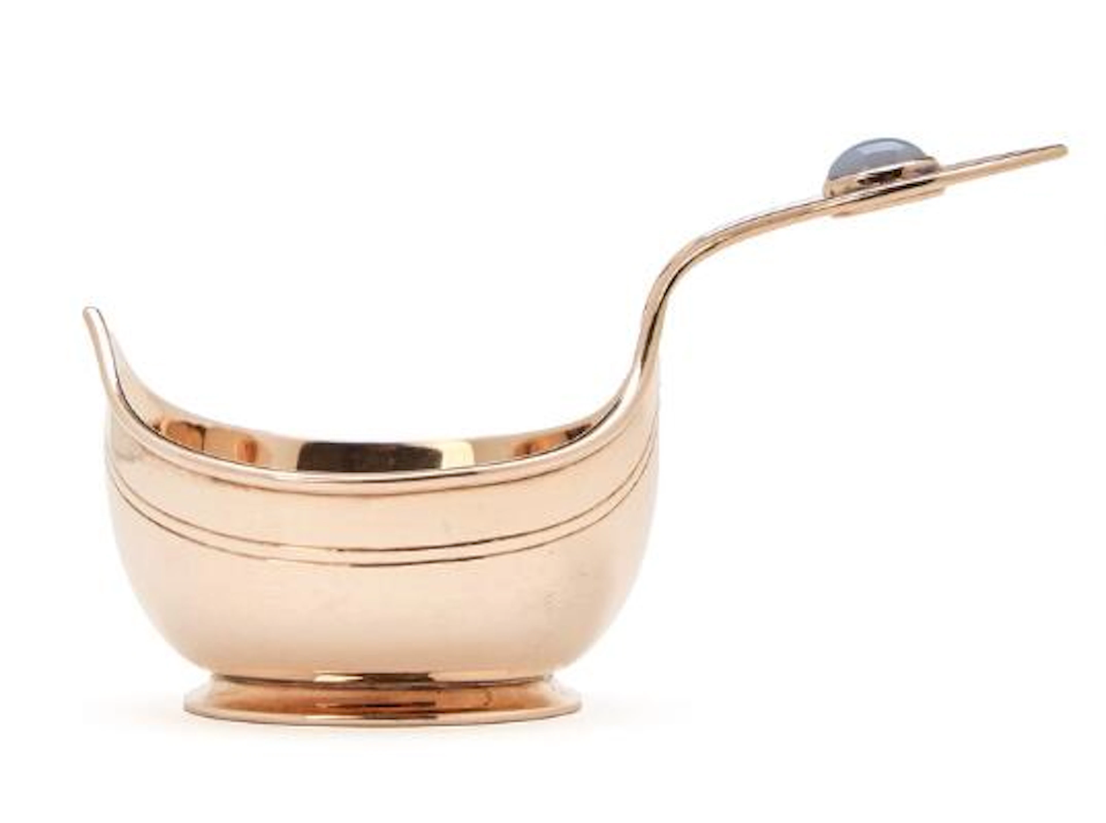 A Russian Fabergé 14k reddish gold kovsh. Workmaster Anna Carlovna