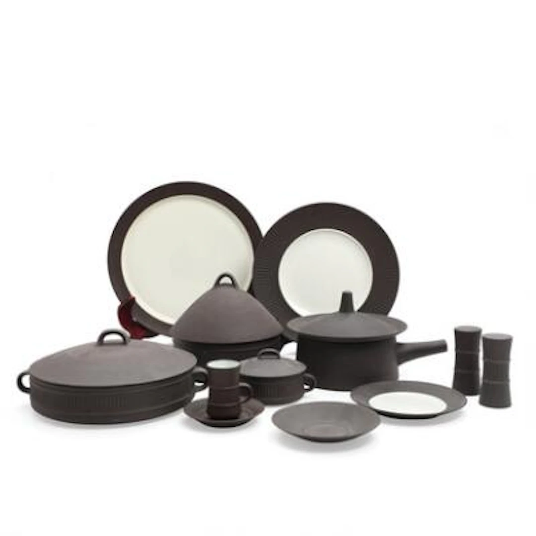 Jens H. Quistgaard: Flamestone". Parts of coffee and dinner service.