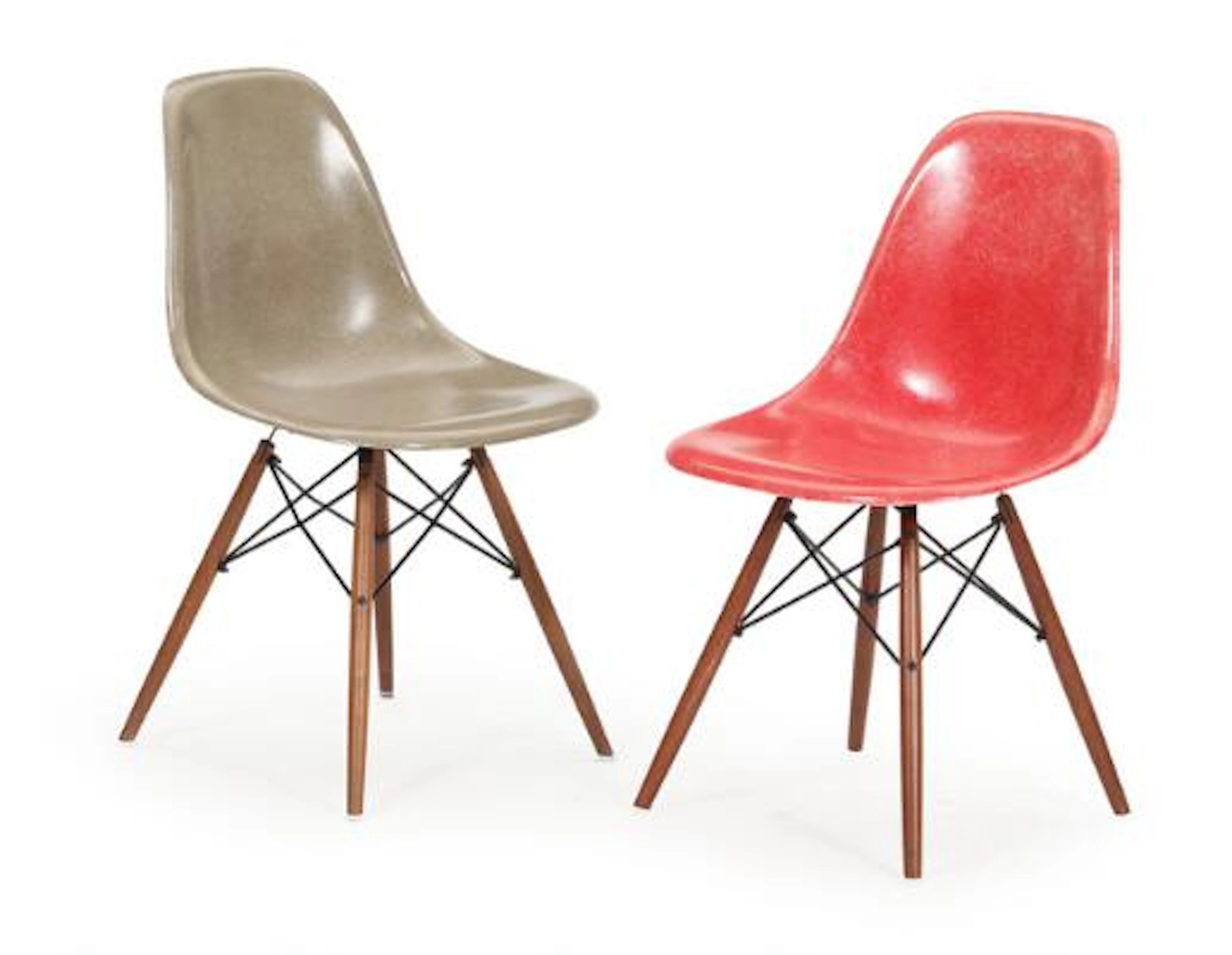 Charles Eames, Ray Eames: “Plastic Side Chair (DSW)”. Two chairs with