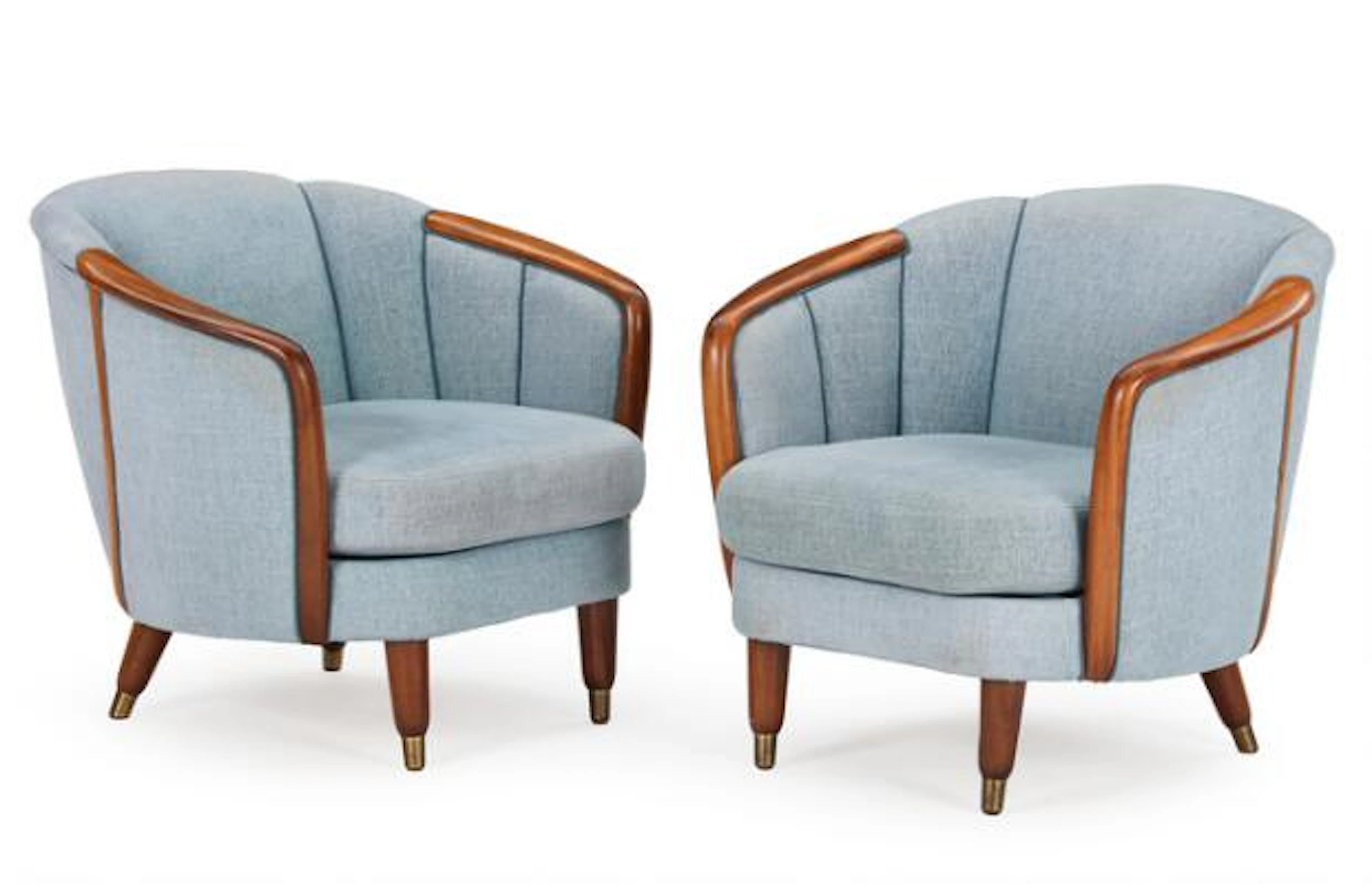 Unknown furniture design: A pair of easy chairs with mahogany frame