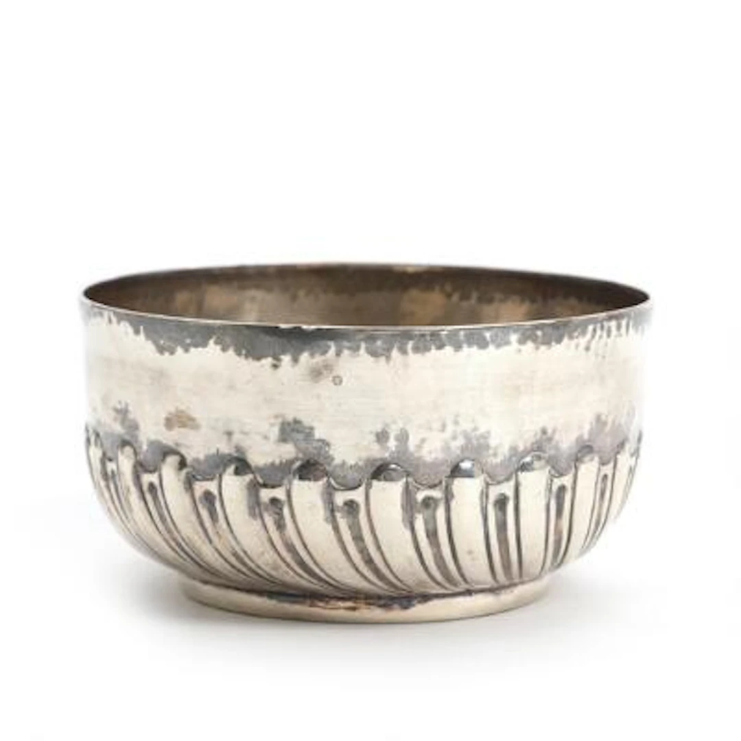 An English sterling silver spoon bowl. Diam. 11 cm. H. 5.8 cm. – Bruun