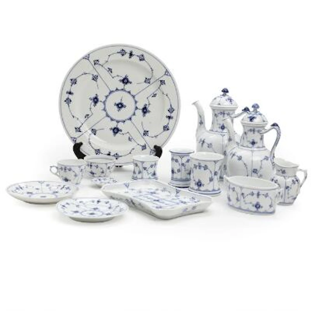 "Blue Fluted Fluted Plain". Parts of a porcelian coffee set, decorated