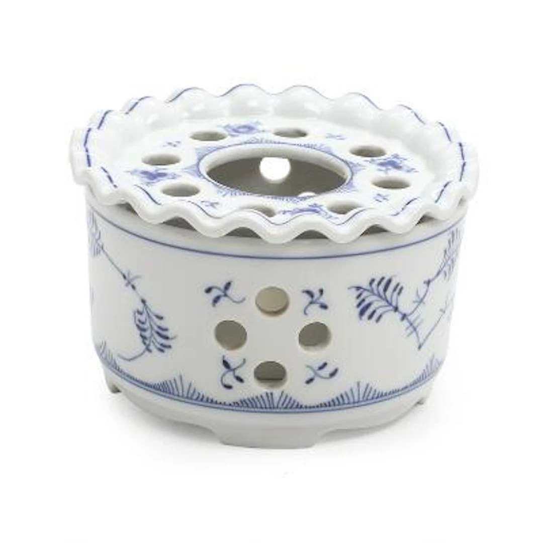 “Blue Fluted Plain”. A porcelain burner decorated in blue. 9787. Royal