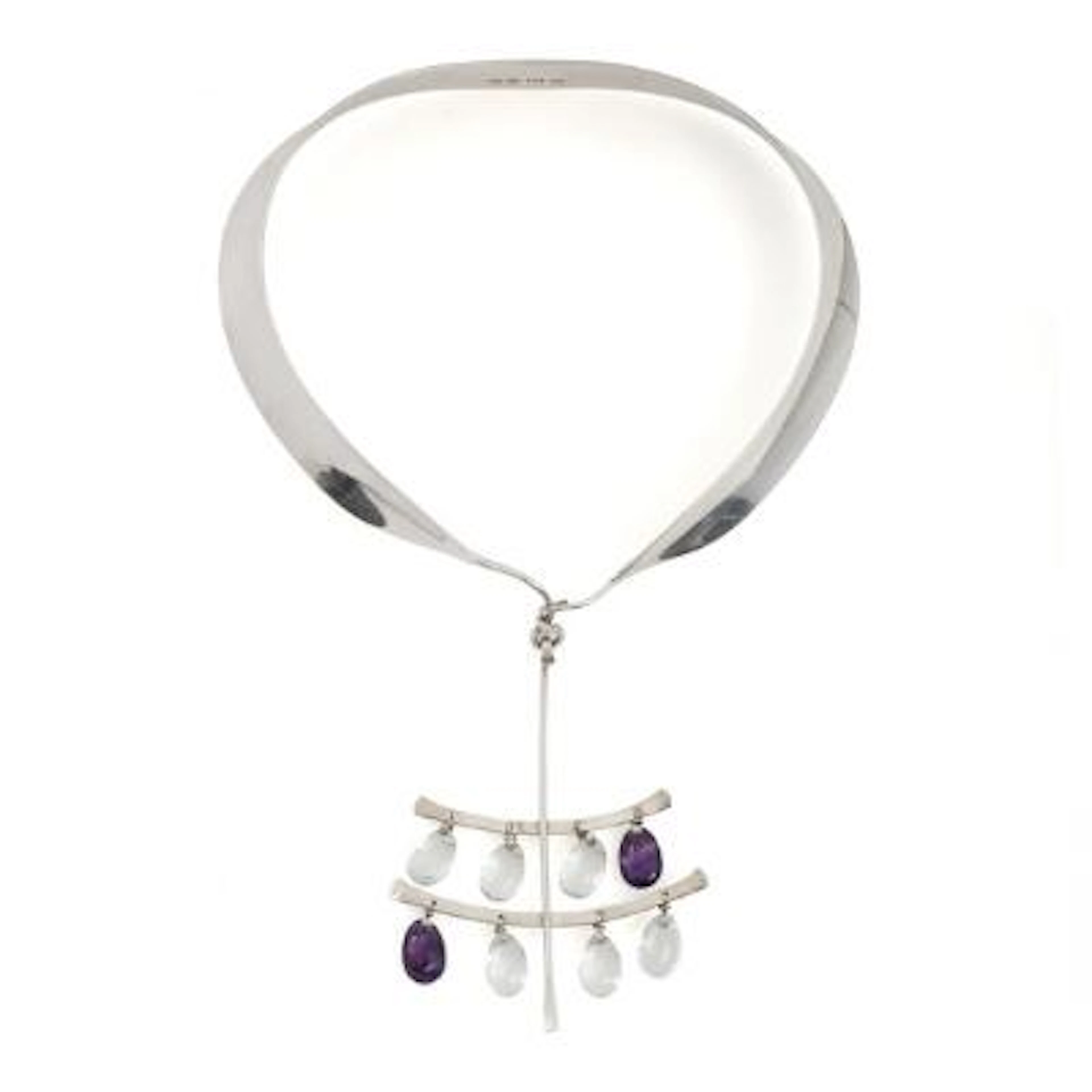Vivianna Torun Bülow-Hübe: A neck ring with a pendant, mounted in