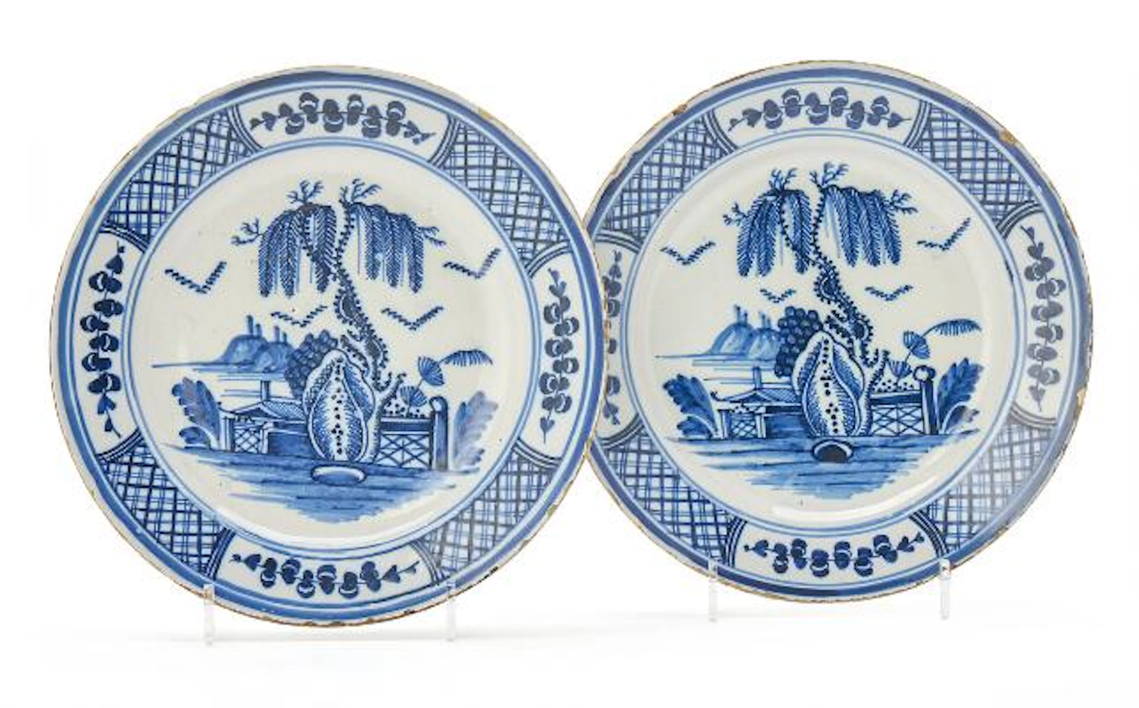 A pair of Delftware plates, presumably Bristol 18th century. Diam.
