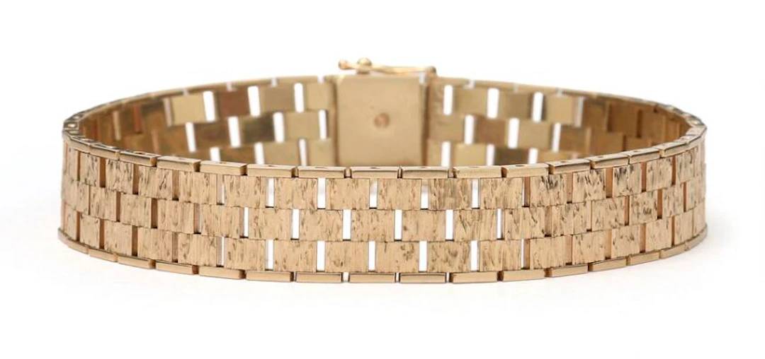 Bracelet of 9k gold. Weight app. 23 g. W. 11 mm. L. 18.5 cm. – Bruun