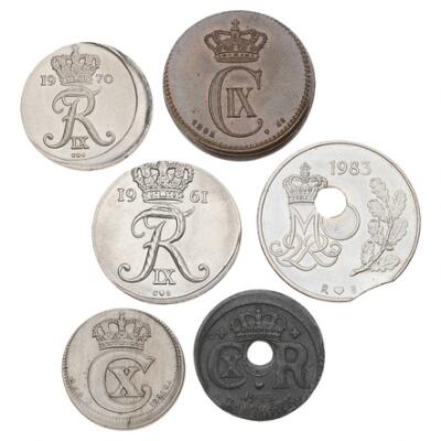 Collection of 2, 10 and 25 øre error coins with plate strike, smaller