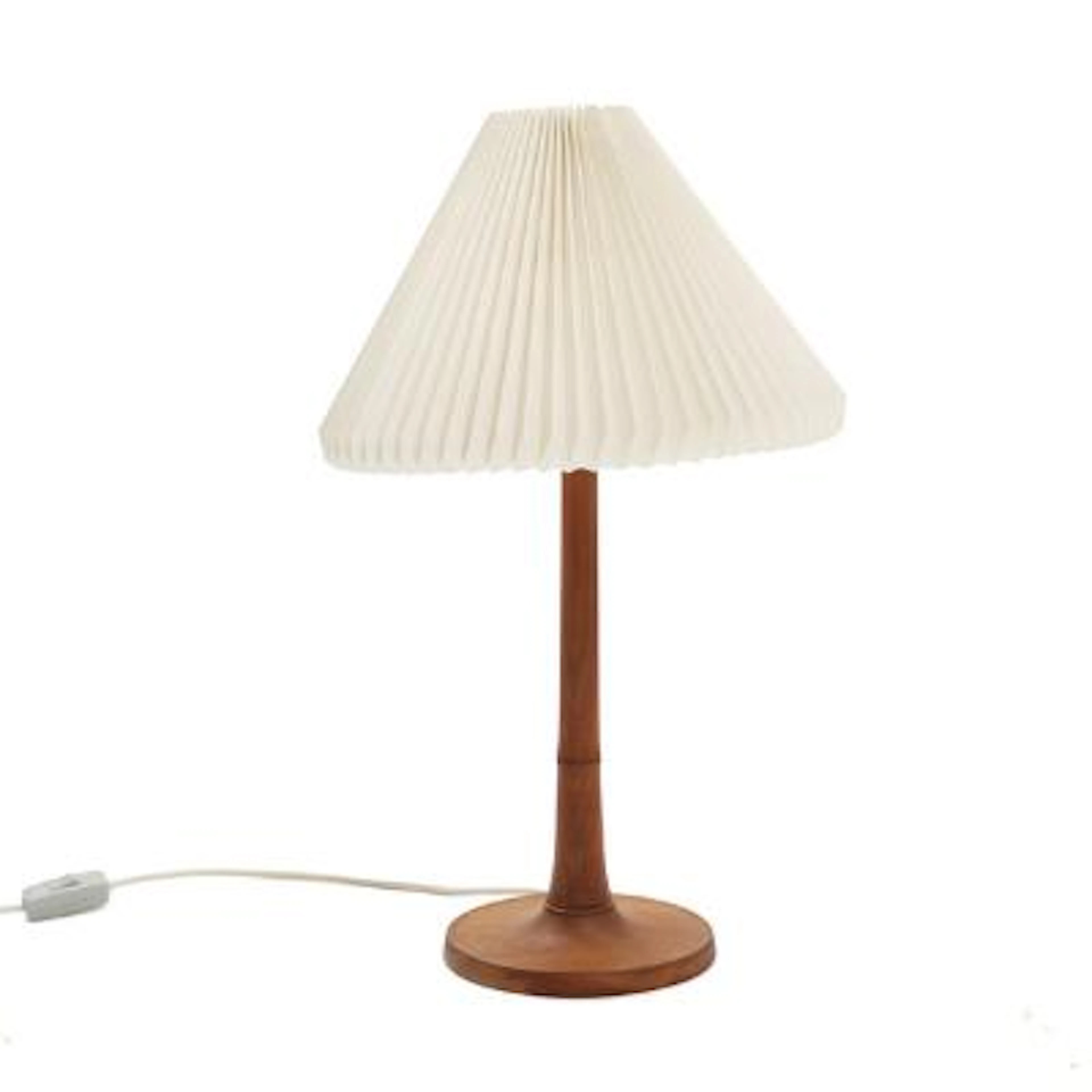 Kaare Klint: Solid mahogany table lamp. Shade of pleated acrylic.