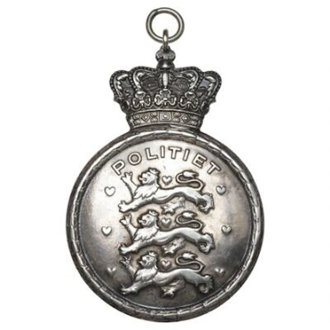 Police badge in light-colored metal, pocket badge from approx. 1938