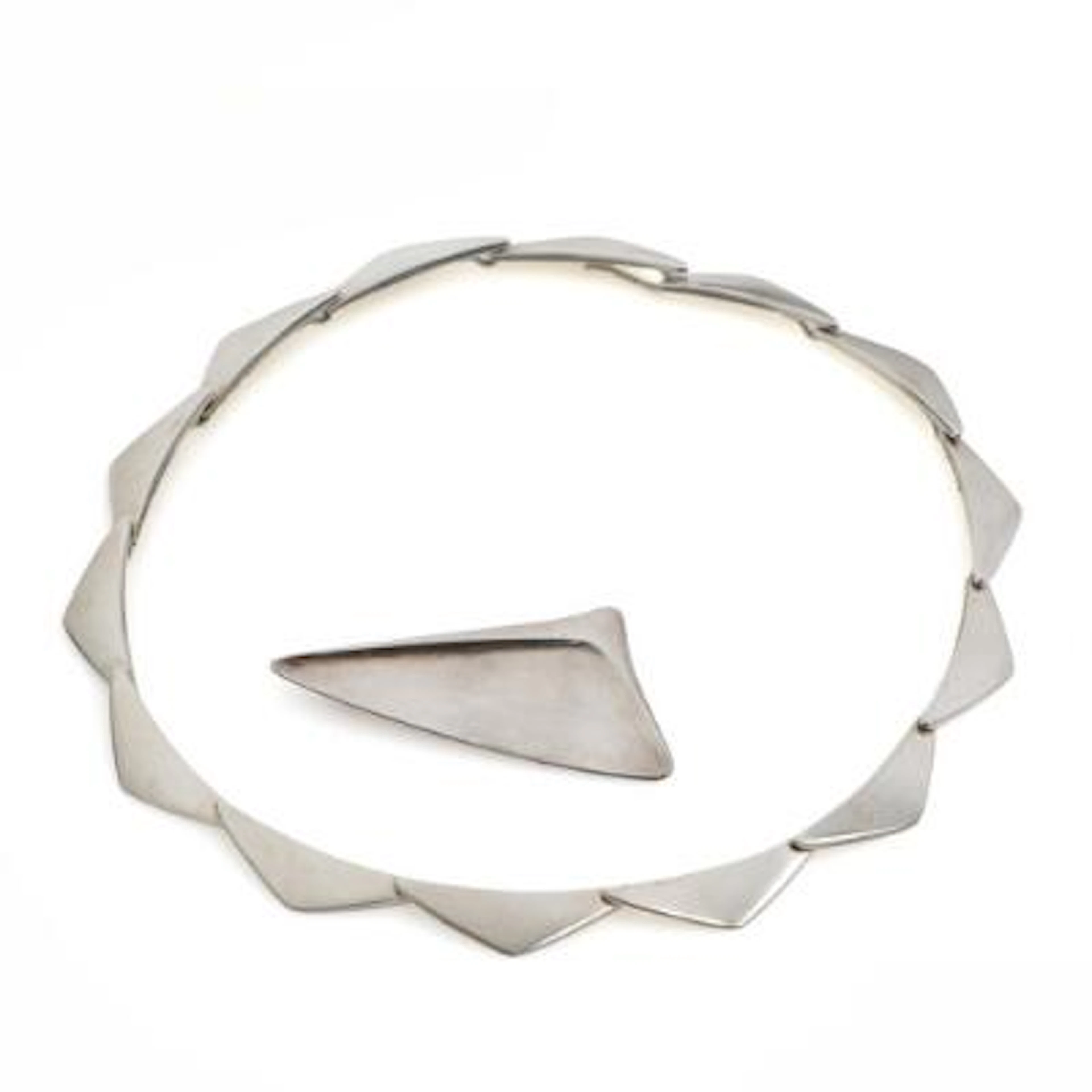 Bent Gabrielsen, Henning Koppel: A sterling silver necklace and brooch.