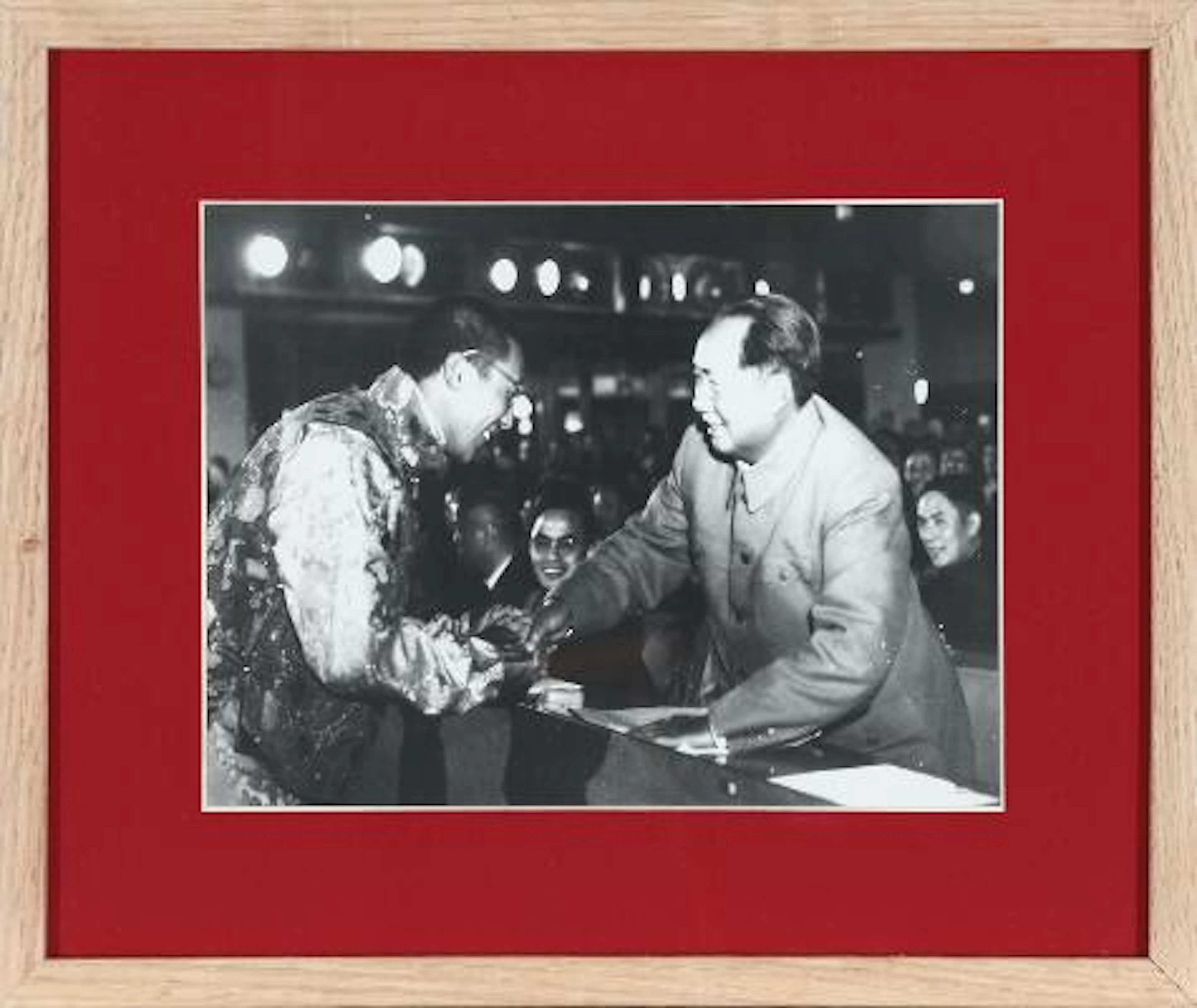Original black-and-white press photograph of Chinese leader Mao Zedong