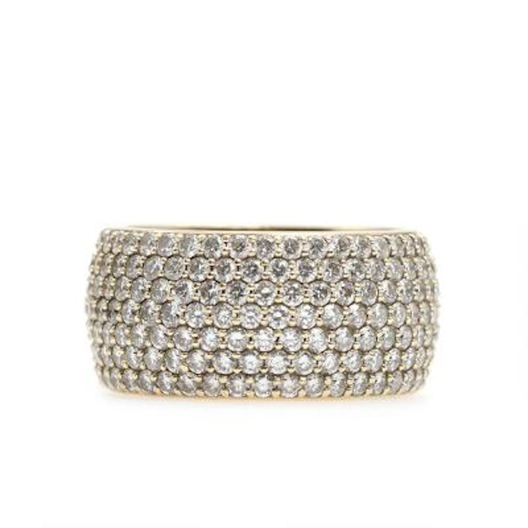 A diamond ring pavé-set with brilliant-cut diamonds weighing a total