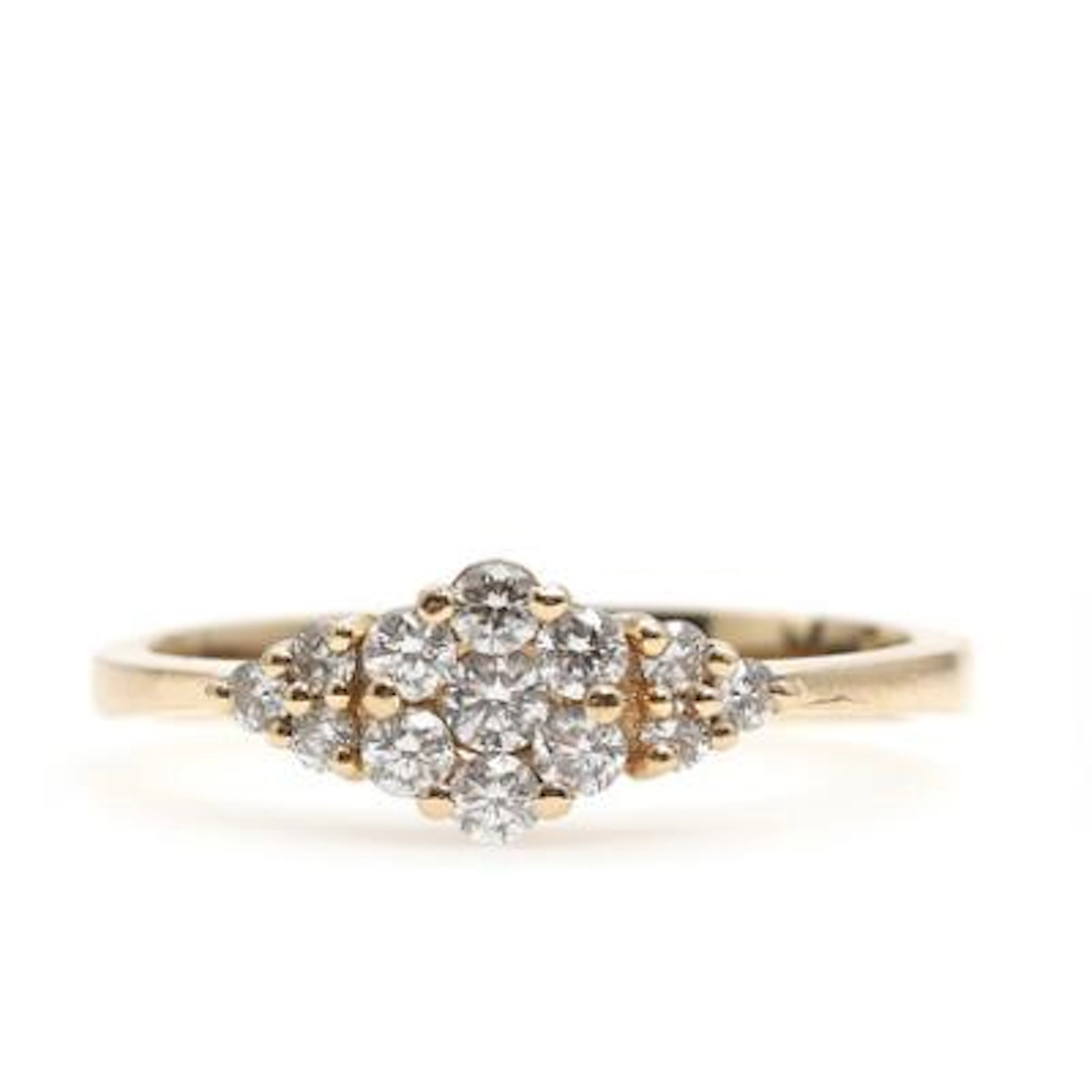 Nuran: A "Lilja" diamond ring set with numerous brilliant-cut diamonds