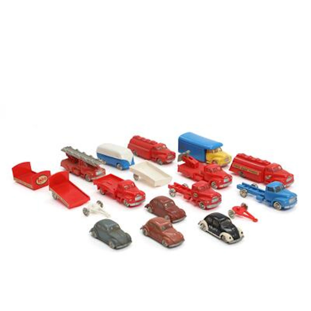 LEGO: 15 various plastic cars. L. 5–15 cm. (15) – Bruun Rasmussen Auctioneers