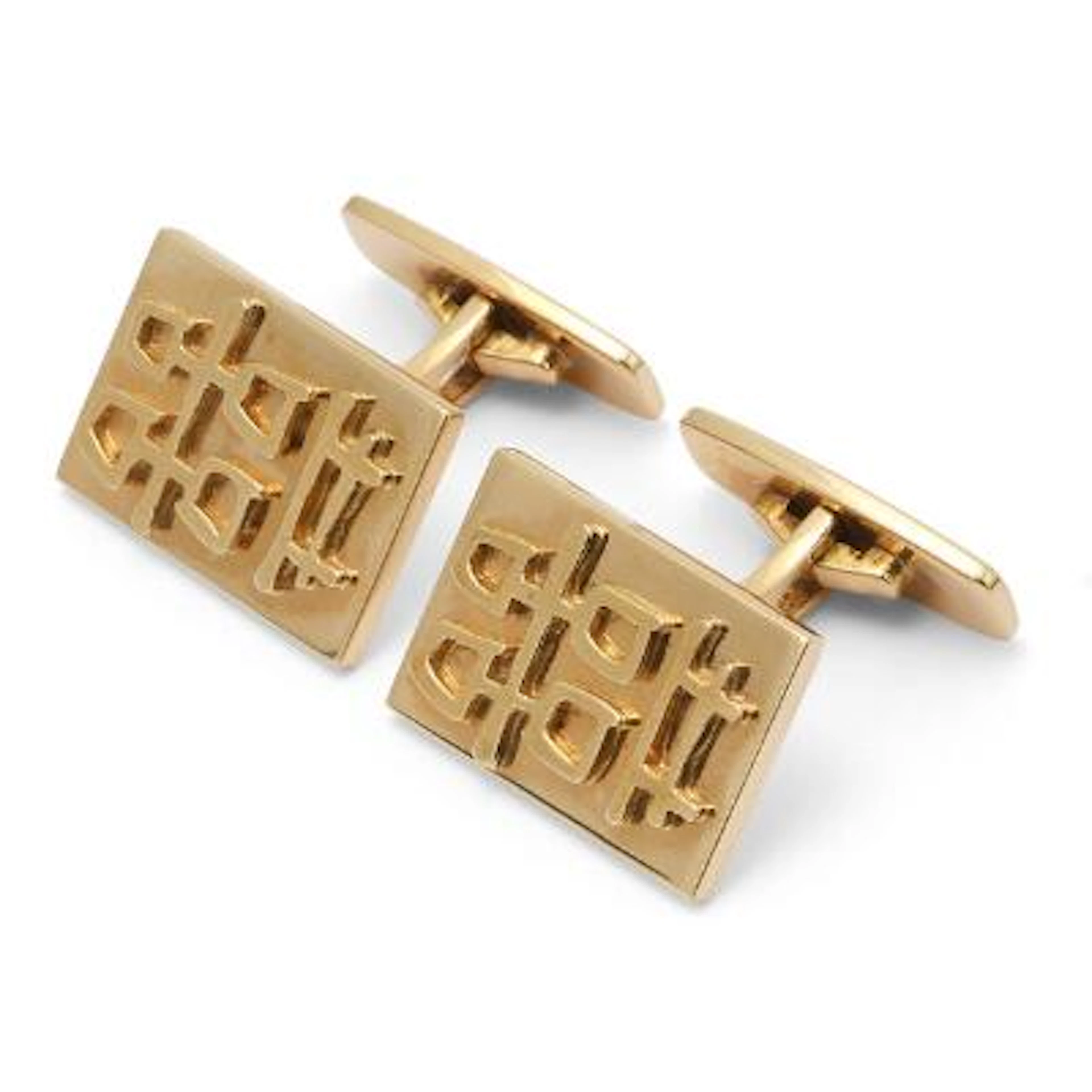 A pair of cufflinks of 14k gold decorated with the Chinese sign "SHUANG