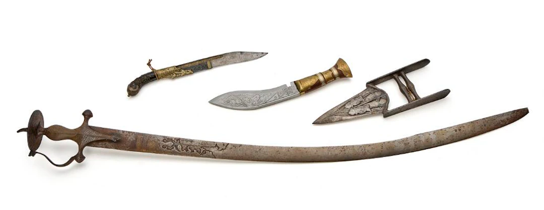 Four edged weapons from the Indian subcontinent. – Bruun Rasmussen Auctioneers