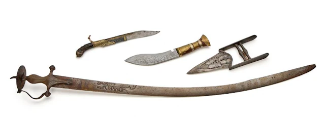 Four edged weapons from the Indian subcontinent. – Bruun Rasmussen Auctioneers