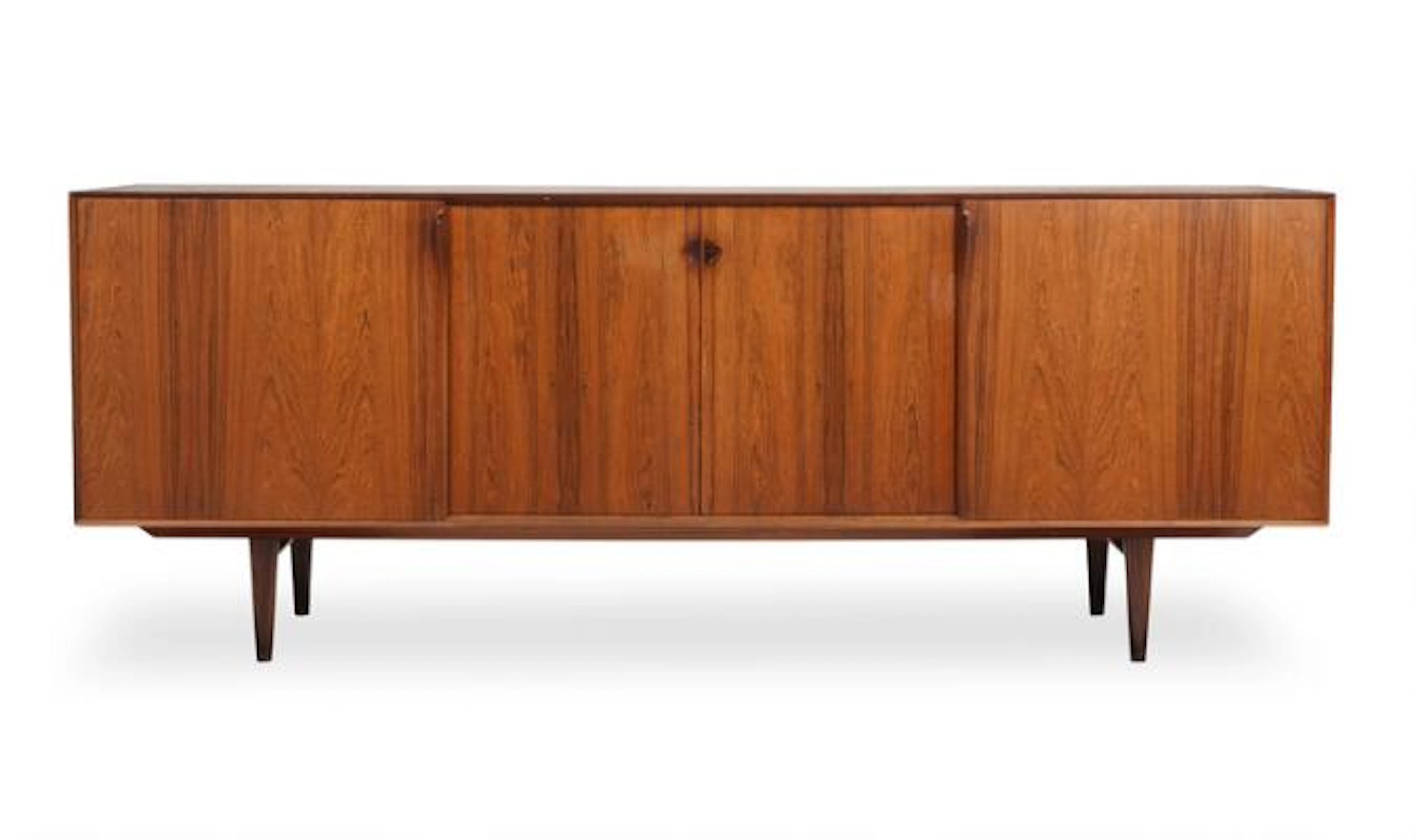 Danish cabinetmaker: Rosewood sideboard with slightly tapered legs.