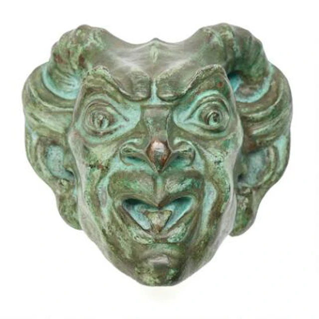 Gargoil. Unsigned. Green patinated bronze. Unsigned. 20th century.