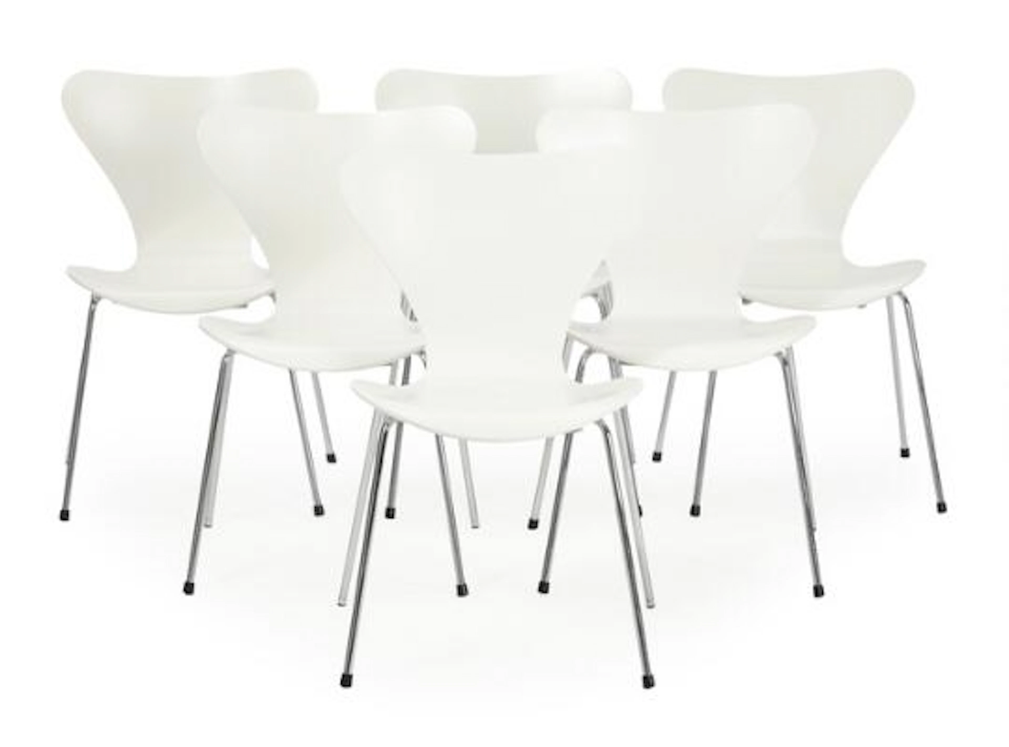 Arne Jacobsen: "Seven Chair". A set of six chairs with white lacquered