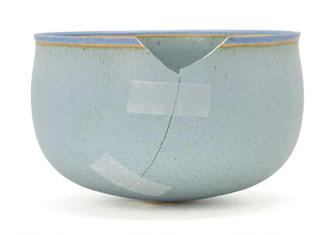 Alev Ebüzziya Siesbye: A circular stoneware bowl, decorated with light