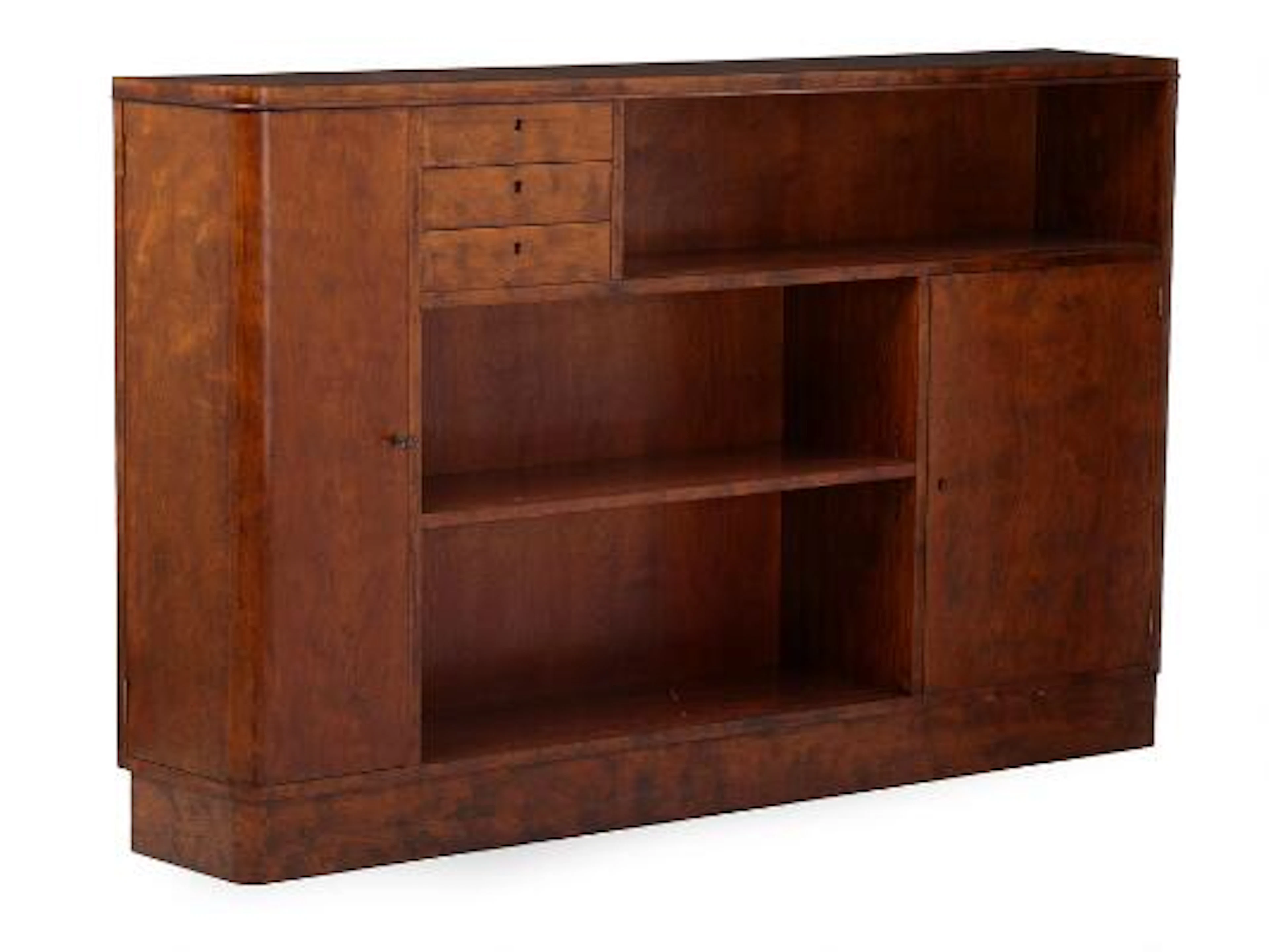 Danish Cabinetmaker: Sideboard in Cuban mahogany. H. 100. W. 160.