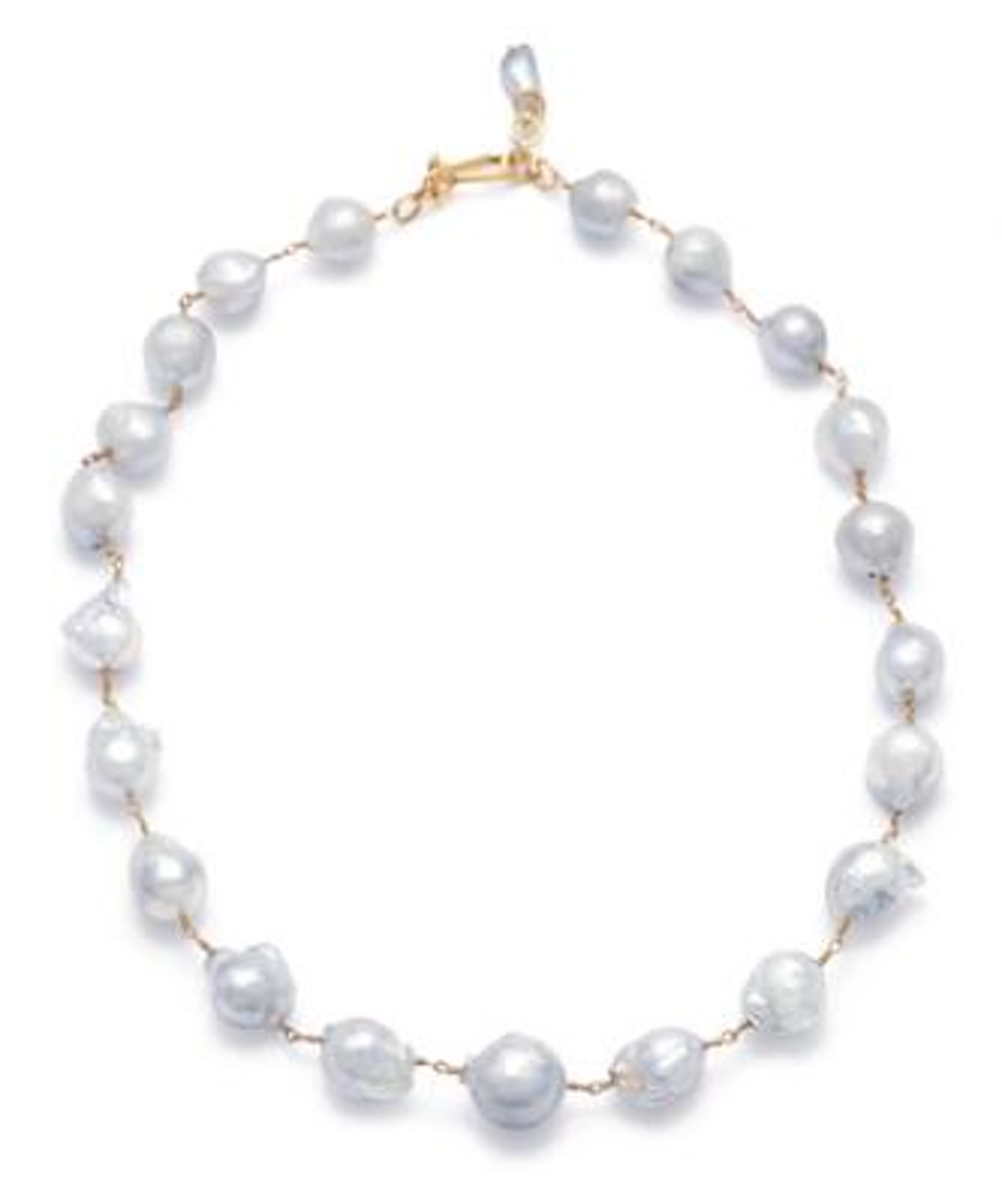 Natascha Trolle: A pearl necklace set with numerous cultured baroque