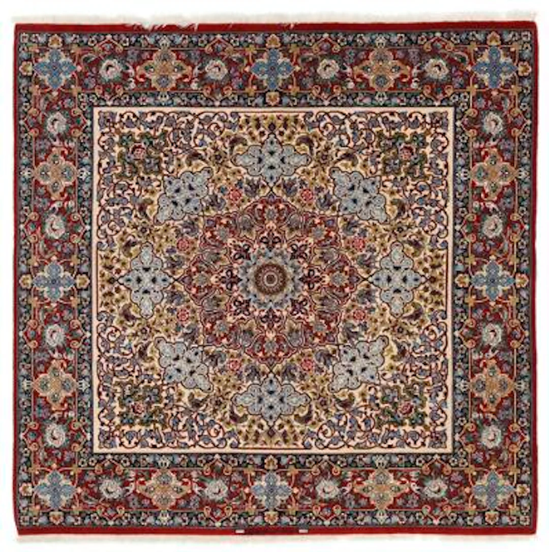 A signed Isfahan rug, Persia. Medallion design. Signed: Iran Isfahan