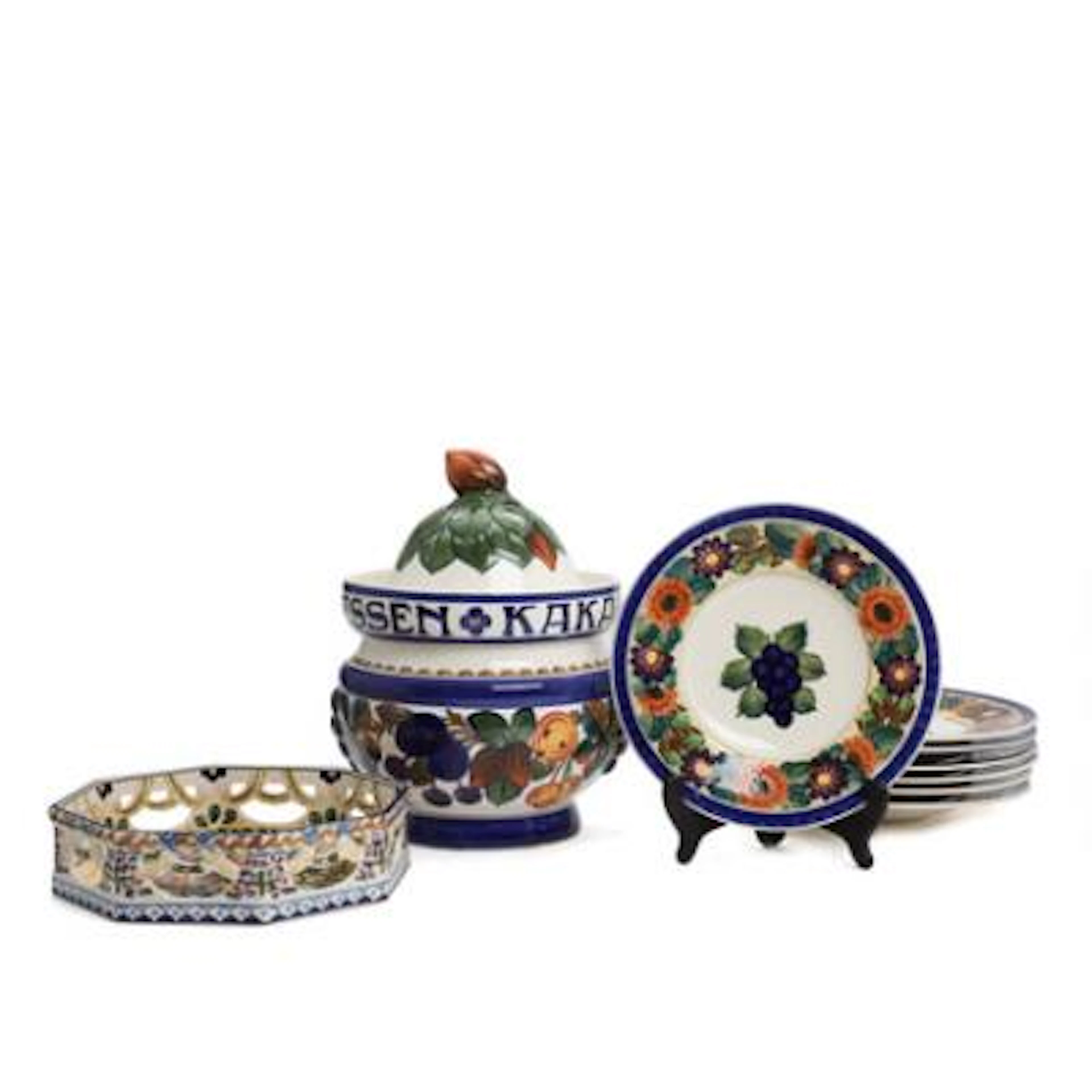 Harald Slott-Møller: Lidded jar, fruit plates and bowl of faience.