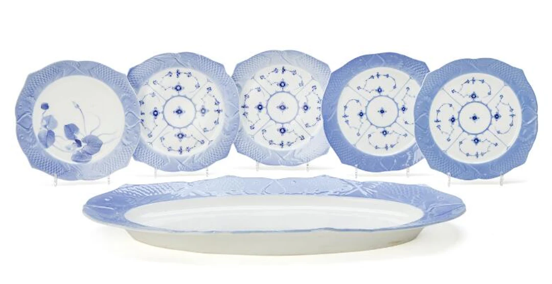 "The Blue Fish Service" comprising a fish porcelain dish and five