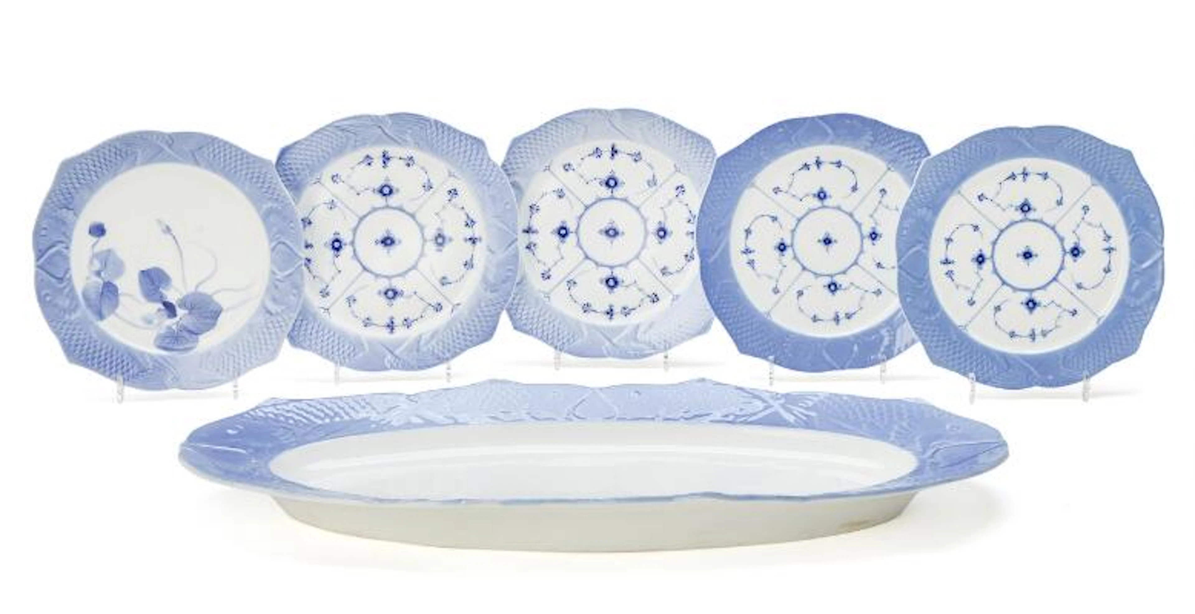 "The Blue Fish Service" comprising a fish porcelain dish and five