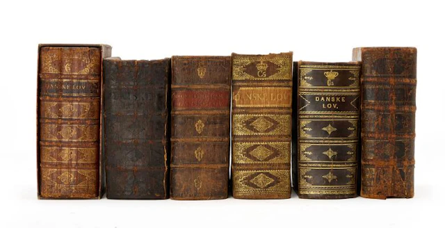 Collection of Kong Christian V's Danske Lov. (6) – Bruun Rasmussen Auctioneers