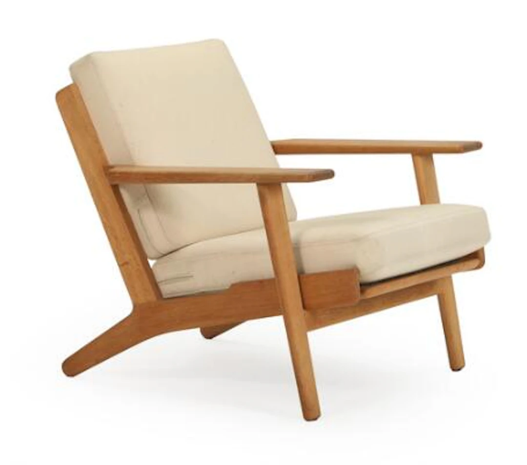 Hans J. Wegner: "GE 290". Easy chairs with oak frame, loose epeda