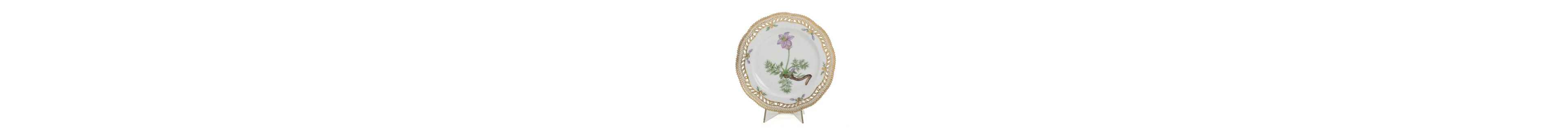 'Flora Danica'. An enamelled and gilt porcelain plate, decorated with