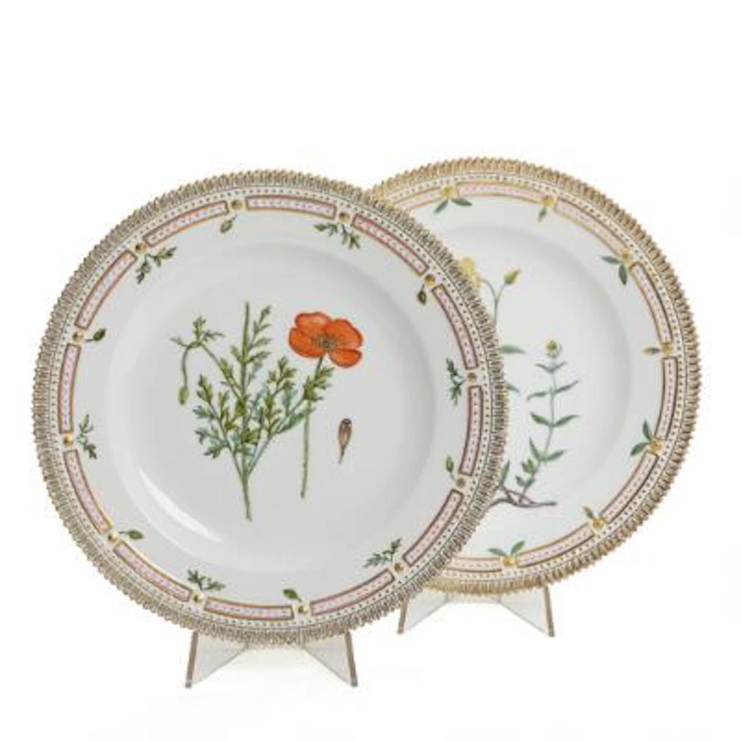 "Flora Danica". Two dinner plates in porcelain, decorated in colours