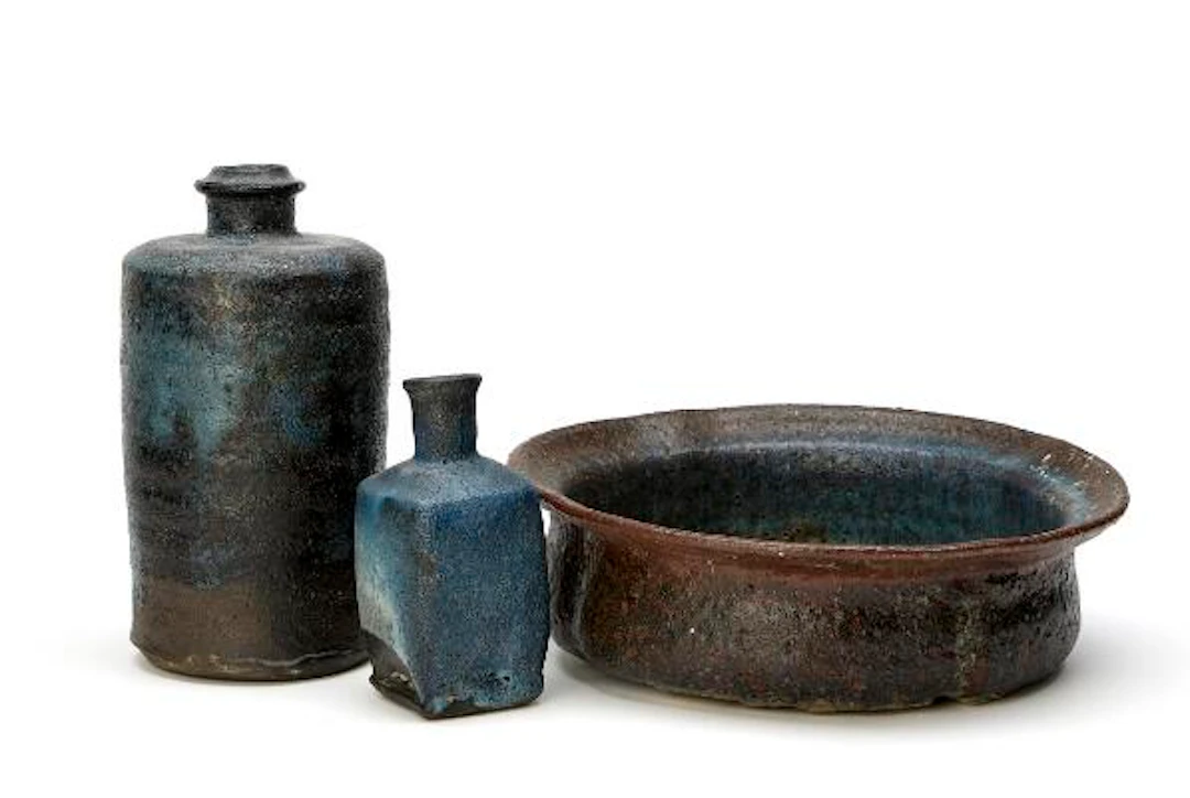 Gutte Eriksen: A large high-fired earthenware bowl and two bottle-shaped